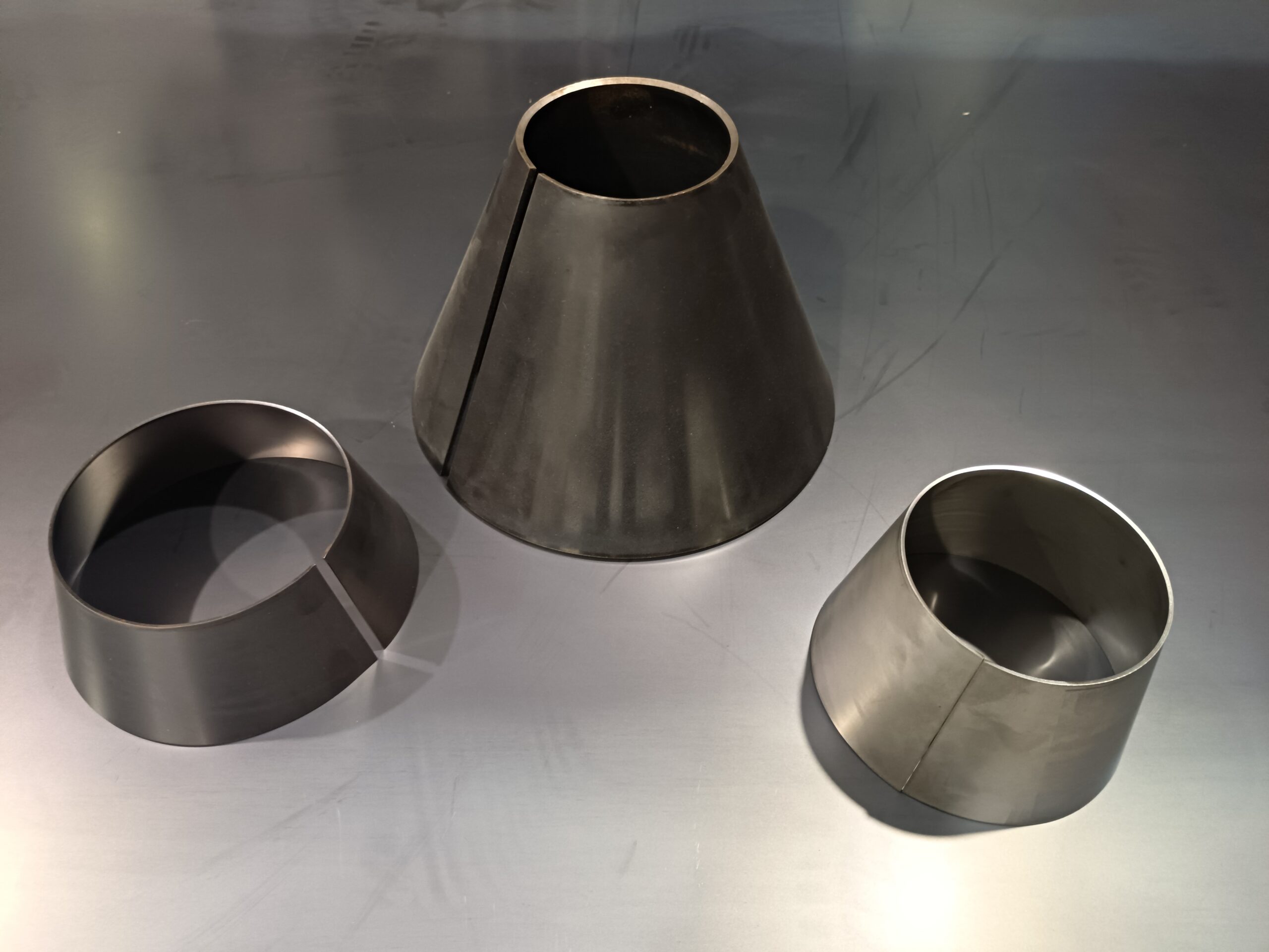 ロール曲げ機を用いた円錐加工の方法